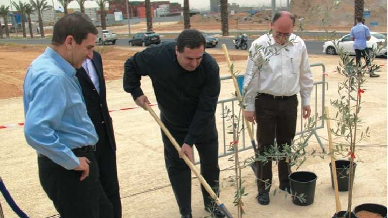 שר התחבורה כץ מניח את אבן הפינה לפארק נמלי ישראל. תמונת ארכיון