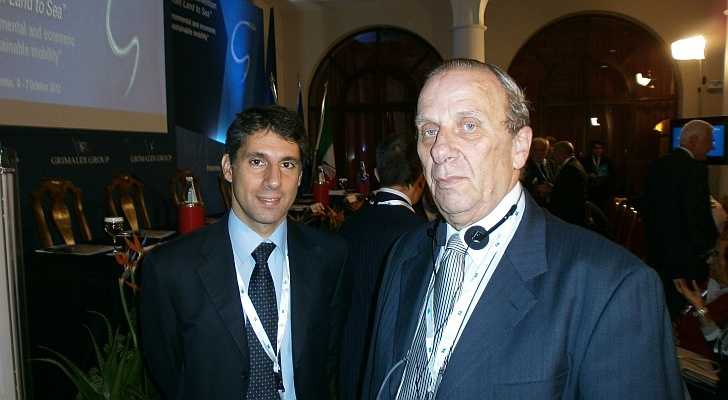 אפרים אלתר (מימין), מנהל קשרי חוץ בגרימלדי פול קפריאנו